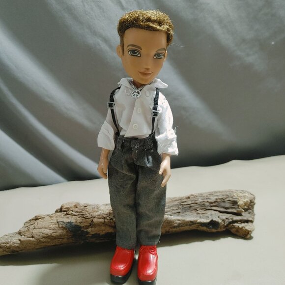Dylan Doll Boyz MGA 2002 TM White Shirt Grey Pant HOT Red Boots Peace Necklace - Picture 2 of 6